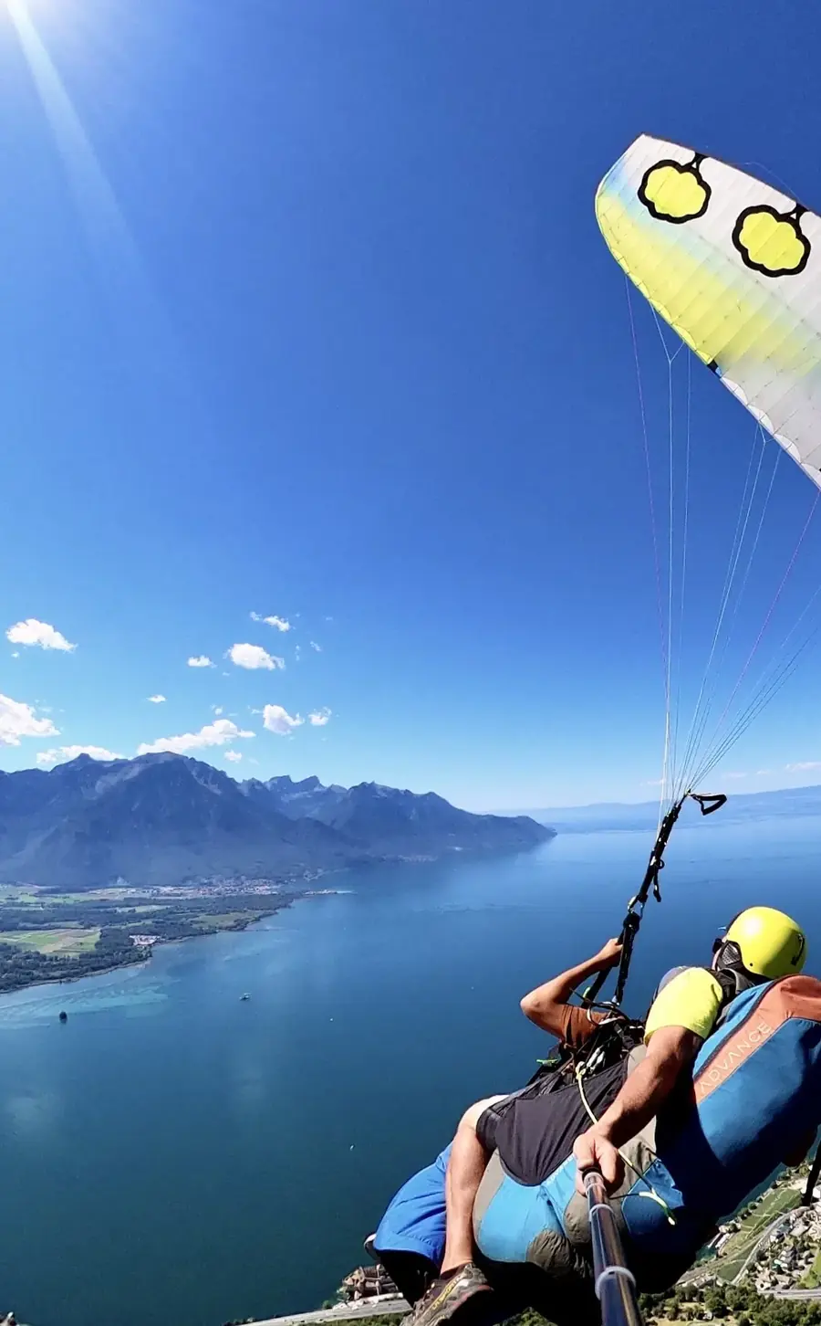 Vol en parapente biplace au-dessus du lac Léman avec Fly’Xperience